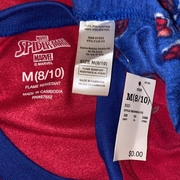 Spider-man Fleece Pajama Set with Socks - Picture 6 of 8